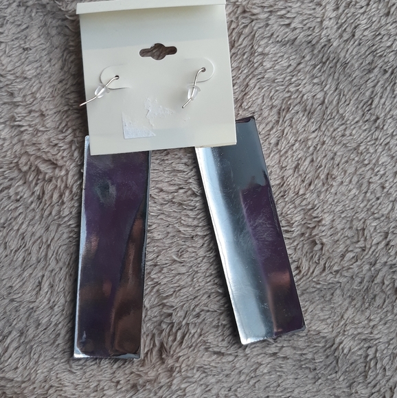 Rainbow toned bejeweled earrings - Picture 4 of 6